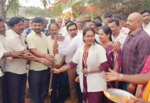 ಗುಬ್ಬಿ : ವೈಯಕ್ತಿಕವಾಗಿ ತೇಜೋವಧೆ ಮಾಡಿ, ನನ್ನ ವರ್ಚಸ್ಸನ್ನು ಕೆಡಿಸಬೇಕು ಎಂದು ಜೆಡಿಎಸ್ ಮುಖಂಡ ನಾಗರಾಜು ಮಾಡುತ್ತಿದ್ದಾರೆ ಎಂದು ಕೆಎಸ್ಆರ್ಟಿಸಿ ನಿಗಮದ ಅಧ್ಯಕ್ಷ ಹಾಗೂ ಶಾಸಕ ಎಸ್ ಆರ್ ಶ್ರೀನಿವಾಸ್ ಹೇಳಿದರು.